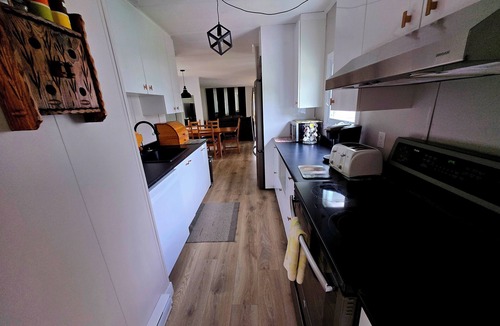 Riviere-Bleue Ski Chalet | Chalet des frontières Le 522 on the shores of Lac Long in Temiscouata