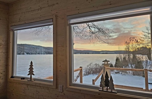 Riviere-Bleue Ski Chalet | Chalet des frontières Le 522 on the shores of Lac Long in Temiscouata