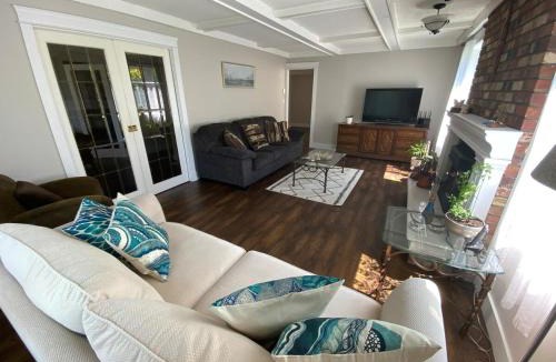 Delta House | Character House on Shoreline