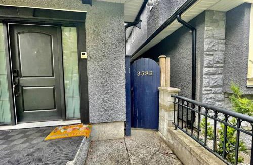 Renfrew-Collingwood House | Charming 1BR near Metrotown DT Burnaby/Vancouver