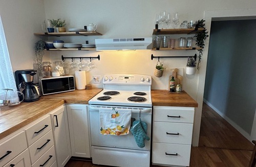 Three Oaks Cottage | Charming 2-bedroom cottage steps to downtown Three Oaks, short drive to beaches