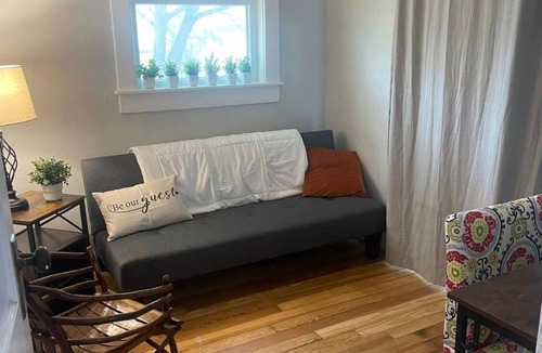 Plymouth Cottage | Charming 2-bedroom cottage in downtown Plymouth! Walk to restaurants & shops!