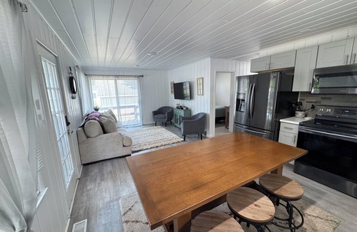 Silver Lake Cottage | Charming 3-bedroom cottage in Mears with AC
