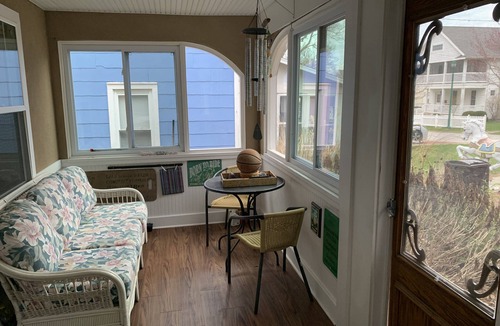 Lakeside House | Charming 3-Bedroom Home in Delightful Lakeside – Golf Cart Included!
