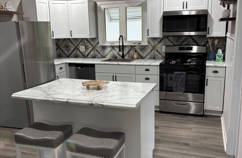 Bay View House | Charming 3-bedroom home in BayView- close to Cedar Point and the Sports Complex!