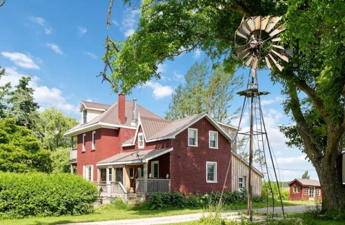 Grey Highlands Apartment | Charming 8 Acre Farmhouse! (114586)