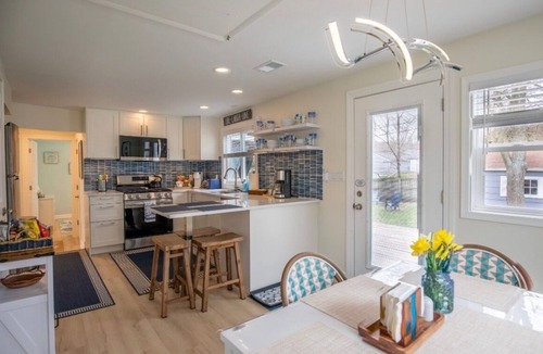 Miller Beach Cottage | Charming Cottage in Miller Beach