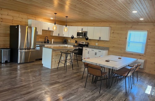 Kelleys Island House | Charming cottage - New in 2024 with AC and Golf cart on peaceful Kelleys Island