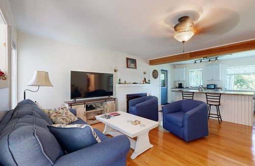 Ellsworth Cottage | Charming Cottage with Cozy Comfort and Easy Access to Outdoor Adventures