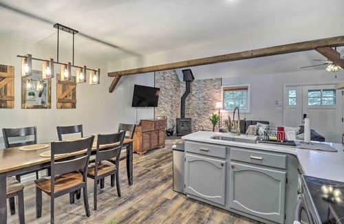 Long Pond Cottage | Charming Emerald Lakes Cottage w/Hot Tub!