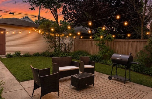 Avondale House | Charming Garden Flat w/King Bed