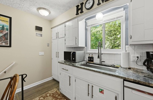 Uniontown House | Charming Home Minutes from Portage Lakes