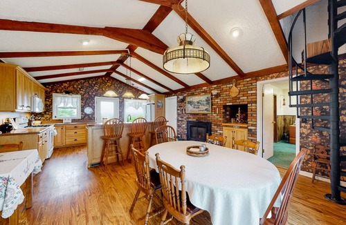 Town of Benton House | Charming home with firepit, skiing nearby, full kitchen, central AC, & W/D