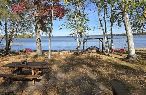 Pellston Cottage | Charming lakeside cottage on beautiful Douglas Lake