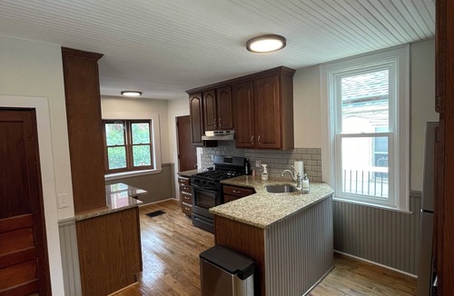 Allentown House | Charming Mid Century Modern 4BR House in Allentown, Buffalo, Stylish decor. I