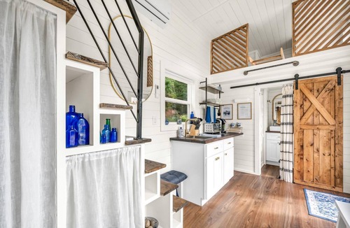 Cromwell Apartment | Charming New England Tiny Home in Cromwell, CT