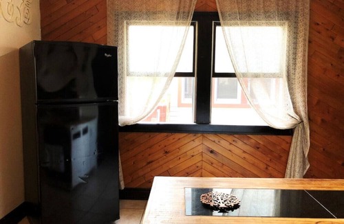 Cleveland House | Charming Old Soul |Near CLE Clinic |Long Term Stay
