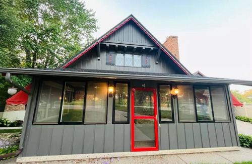 Independence Ski Chalet | Charming River Chalet sits on Golf Course - 1 block from Waterfront Restaurant!