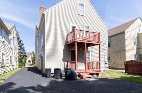 Shaker Heights Apartment | Charming Shaker Heights 2BR, 1BA apartment vintage style and modern comforts.