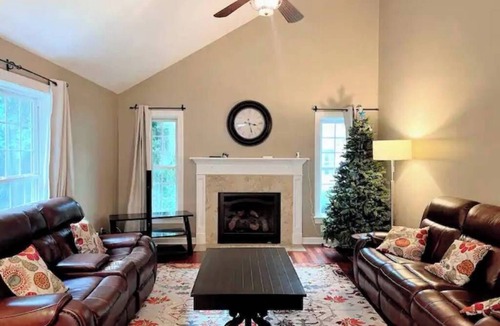 Newtonville House | Charming single family house in a beautiful, quiet, and safe area.