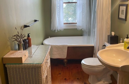 Skaneateles House | Charming, spacious farmhouse close to village, lake and wedding venues