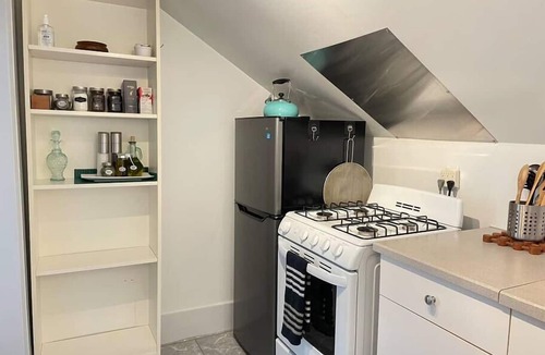 Fairfield Apartment | Charming Suite in Heritage Manor, Free Parking
