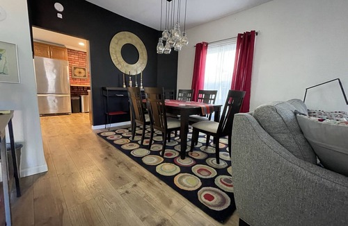 Front Park House | Charming Urban Oasis Conveniently located on a small historic street.