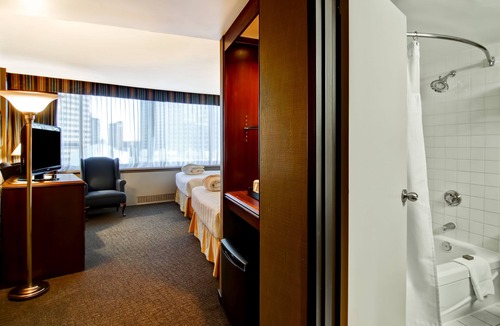 Downtown Edmonton Hotel | Chateau Lacombe Hotel