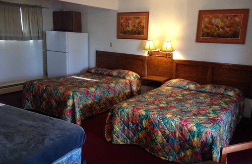 Grand Island Hotel | Chateau Motor Lodge