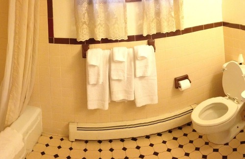 Grand Island Hotel | Chateau Motor Lodge