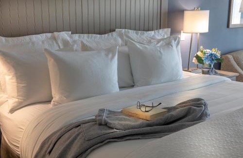 Celoron Hotel | Chautauqua Harbor Hotel - Jamestown