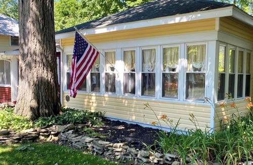 Lakeside Cottage | Cheeky Cherry Cottage