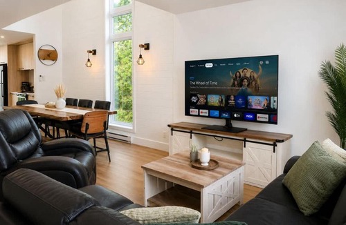Duberger-Les Saules Apartment | Chic 2-story condo a nature retreat for 6