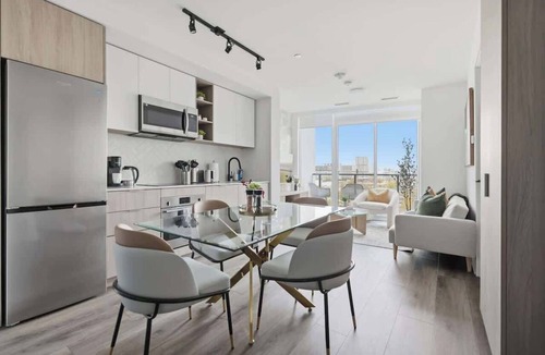 The Queensway Apartment | Chic 2BR Urban High-Rise Scenic City Views
