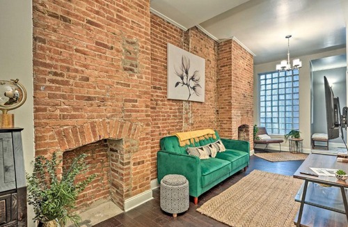 Old Goucher Apartment | Chic Baltimore Apartment: 2 Mi to Downtown!
