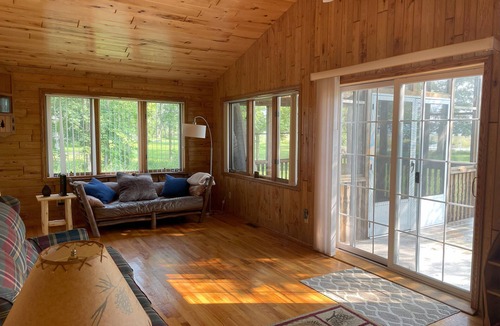 Hillman Cabin | Classically Charming, Private Cabin to Enjoy Nature - Boats + Pets Welcome