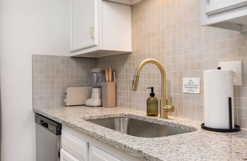 Delaware Apartment | Clean, comfortable, and versatile home, perfect for long stays
