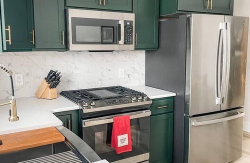 Greenville Apartment | Clean & Comfortable Stay Near Downtown Greenville