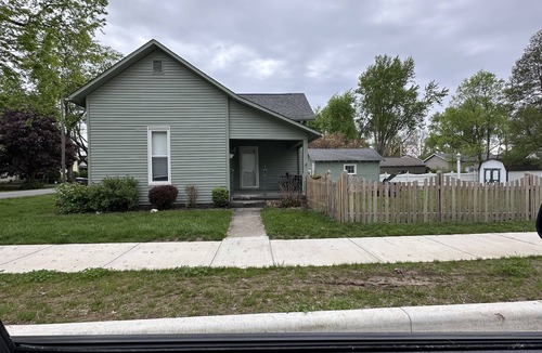 Pendleton House | CLOSE TO EVERYTHING - 28 mi to Indy - Shopping - Dining