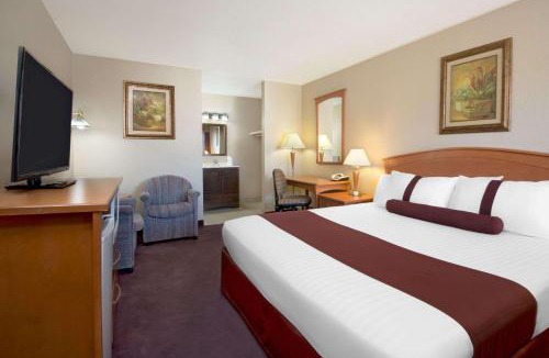 Red Deer Hotel | Coast Red Deer Hotel