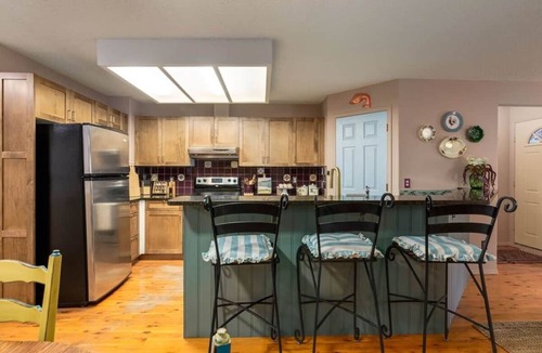 Sunnyside Apartment | Colorful Downtown Retreat | Walk Everywhere