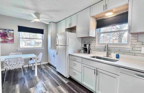 Madison Heights House | Colorful Retreat, w/ Firepit and 2 TV's. By Royal Oak!