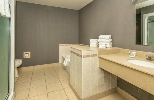 Ottawa Division Hotel | Comfort Inn Kanata Ottawa West