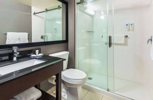 Kingston Hotel | Comfort Inn Kingston - Highway 401