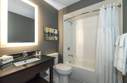 Sharon Hotel | Comfort Inn Newmarket - Aurora