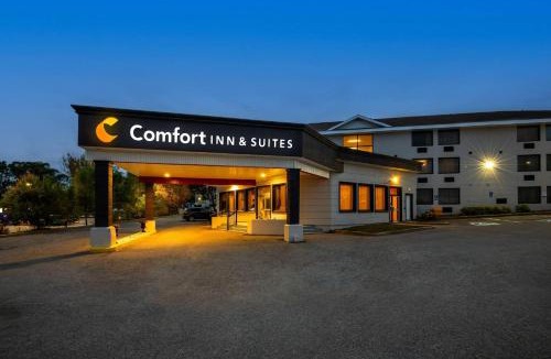 Barrie Hotel | Comfort Inn & Suites Barrie - Highway 400