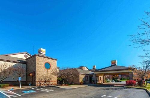 Erie Hotel | Comfort Inn & Suites Erie - Splash Lagoon Indoor Waterpark
