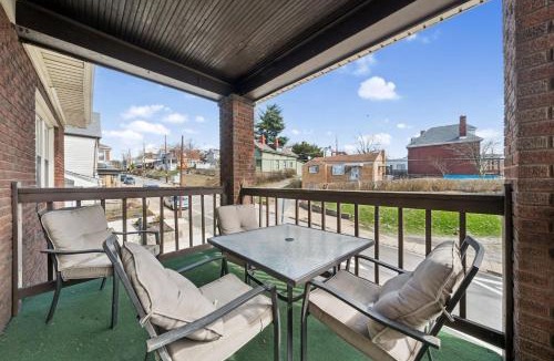 Mount Washington Apartment | Comfy and Spacious 3 BR - Easy City Access