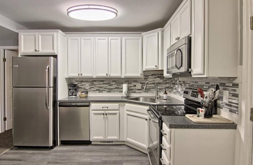 Boyne Falls Condo | Completely Renovated 3 BR + Loft Mountain Villa