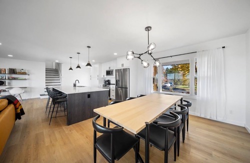 Eastlake House | Contemporary Lake Home with Breathtaking Sunrise and Sunset Views